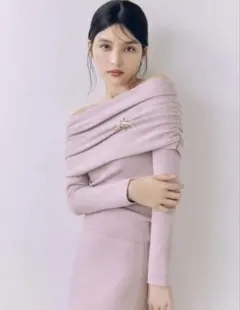 SNIDEL ブローチ付オフショルニットセットアップ