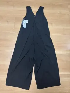 beams ビームス　vネックオールインワン　黒のサムネイル