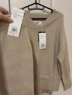 AZUL ベージュ Vネックニット セットアップ