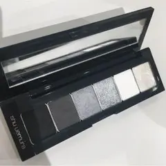 最終お値下げ！shu uemura プレタパレット ブラック＆ホワイト