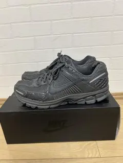 NIKE ZOOM VOMERO 5 ズームボメロ