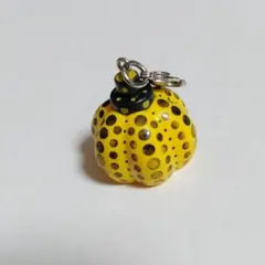 中古】草間彌生　チャーム　キーホルダー　かぼちゃ　パンプキン