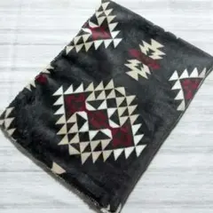 ひざ掛け オルテガ柄 幾何学模様 グレー ブランケット 新品《訳アリ》