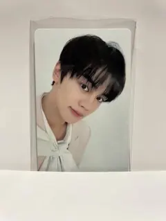 ZB1 7000円トレカ　ギュビン