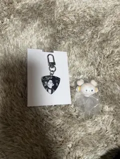 TWICE ENEMY グッズ ピック ダヒョン サンリオ ガチャガチャ