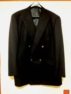 気温の定まらない時期に，重宝します。大きいサイズダブル濃紺ジャケット