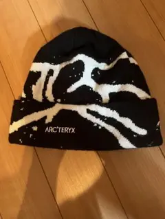 ARC'TERYX ニット帽 グラフィックデザイン