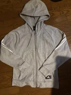 adidas グレー フルジップ パーカー