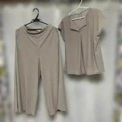 groveベージュ フレアパンツ Vネックトップス セットアップ