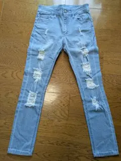 ダメージ　ジーンズ　スキニータイプ