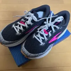 BROOKSレディーススニーカー23㎝のサムネイル