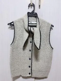 ZARA ベージュ ニットベスト スカーフ付き