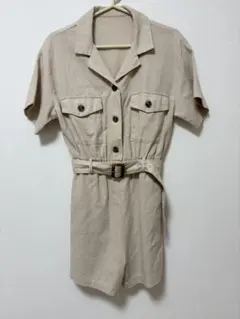 イング　ベージュ ショートオール ウエストベルト付き　Mサイズ