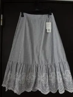 ☆新品☆ｉｎｄｅx　インデックス　コットンストライプ刺繍スカート　Ｍ☆