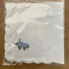 未使用　長期保管　FOXEY刺繍入りホワイトハンカチのサムネイル