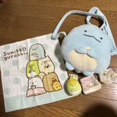 すみっコぐらし　ぬいぐるみショルダーバッグ　ハンドタオル　コインケース　とかげ