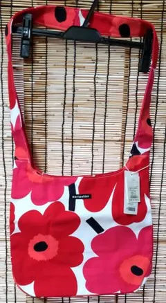 マリメッコ ウニッコ ショルダーバッグ ホワイト×レッド