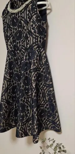 ネイビー レース柄 フレアスカート　パール付きフォーマルドレス