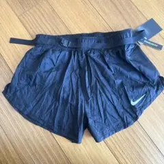 Nike ブラック ショートパンツ スタンダードフィット