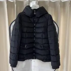 MONCLER ブラック ダウンジャケット フード付き