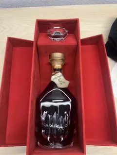 世界1650本限定 KAWS QUI NOBU 2025 Red Edition - メルカリ
