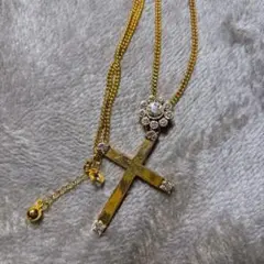 レディース ゴールドのクリスタル十字架ネックレス A