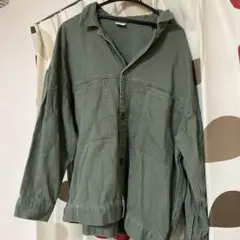 オリーブグリーン ボタンアップシャツ　アーバンリサーチドアーズ