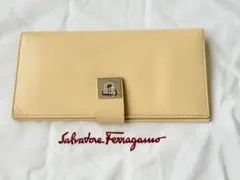 Salvatore Ferragamo 長財布 ベージュのサムネイル