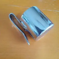 金属製クリップオンホルダー