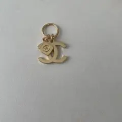 CHANEL シャネル ココマーク ホリデー限定　ロゴ チャーム ノベルティ