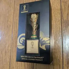 2026 FIFA World Cup トロフィー レプリカ アクリルケース付 - メルカリ