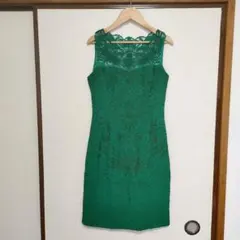【美品】刺繍入りグリーンノースリーブワンピース