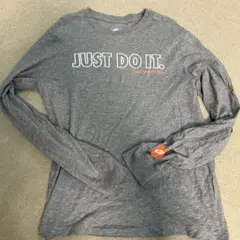 Nike The Nike Tee グレー 長袖カットソー
