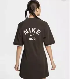 NIKE 1972 ロゴ 半袖 Tシャツワンピースダークブラウンのサムネイル