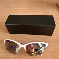 Item thumbnail for item ceefd5c7-0ff7-4f21-b776-9a9612420c69