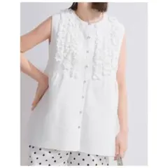 【新品・未使用】ピッチン＊PICCIN ＊フリル ノースリーブペプラムニット＊白のサムネイル