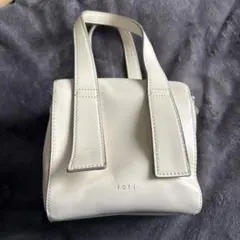 L*e様 loti ホワイト ハンドバッグ