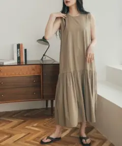 【美品】フォークアンドスプーン ローギャザースイッチワンピース ベージュ　2