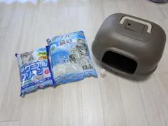猫用トイレと紙製猫砂（未使用品） 13.5kg+おまけ付きのサムネイル
