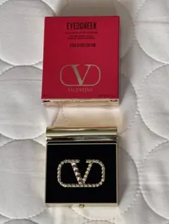 【新品】VALENTINO EYE2CHEEK 111 コーラルヌードのサムネイル