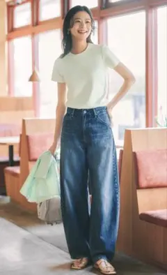 UNIQLO バキーカーブジーンズ 28
