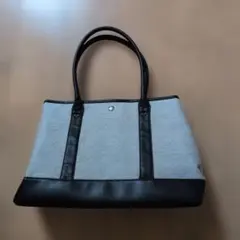 グレーとブラックのトートバッグ