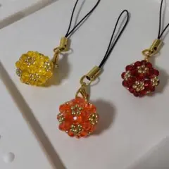 花手毬　ボタン型ガラスビーズ使用　ストラップ　チャーム　３個セット　品番16
