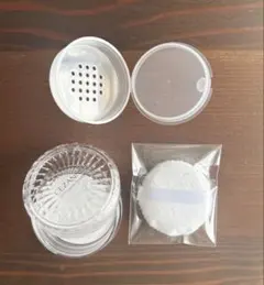 【匿名配送】CEZANNE うるふわ仕上げパウダー 小型プラスチックケース&パフ