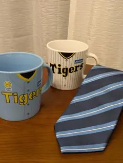 阪神タイガース マグカップ2個＆阪神タイガース公式ネクタイのセットのサムネイル