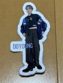 treasure vivi ステッカー　ドヨン