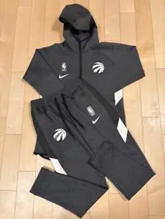 Item thumbnail for item 6ad9ac82-5710-403d-8f08-7ddc5a2fb5f5