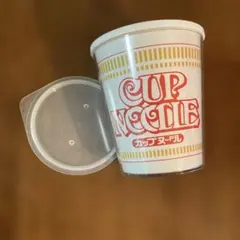 日清食品カップヌードル　蓋付きカップのサムネイル