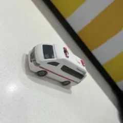 救急車 ミニカーのサムネイル