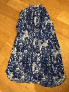 【グラニフ】雪とモミの木柄 コーデュロイシャツワンピース　北欧　ブルー